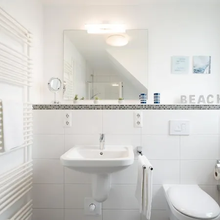 Strandhaeuser Lindenstrasse Grasnelke *