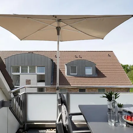 Strandhaeuser Lindenstrasse Grasnelke *