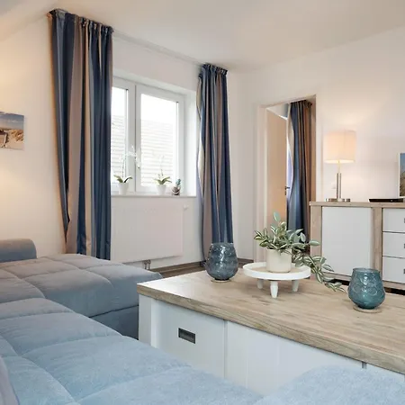 Strandhäuser Lindenstraße Grasnelke * Kellenhusen