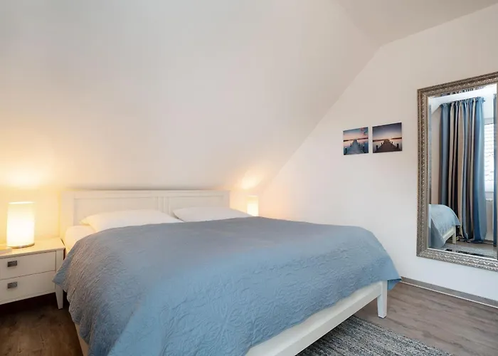 Strandhaeuser Lindenstrasse Grasnelke Kellenhusen