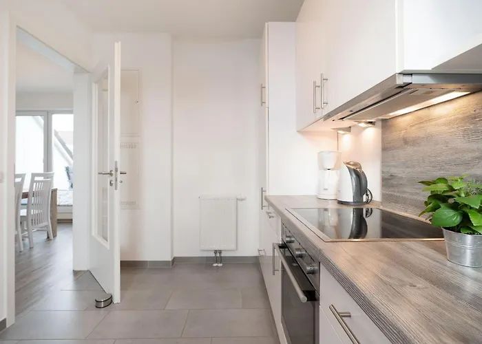 Strandhaeuser Lindenstrasse Grasnelke