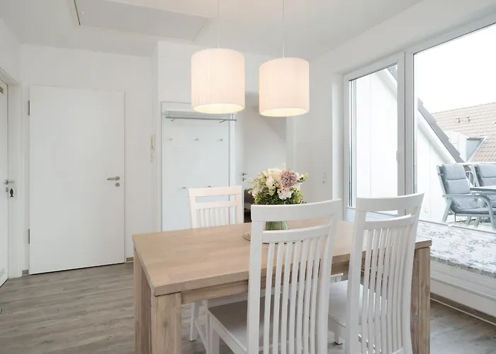 Strandhaeuser Lindenstrasse Grasnelke *